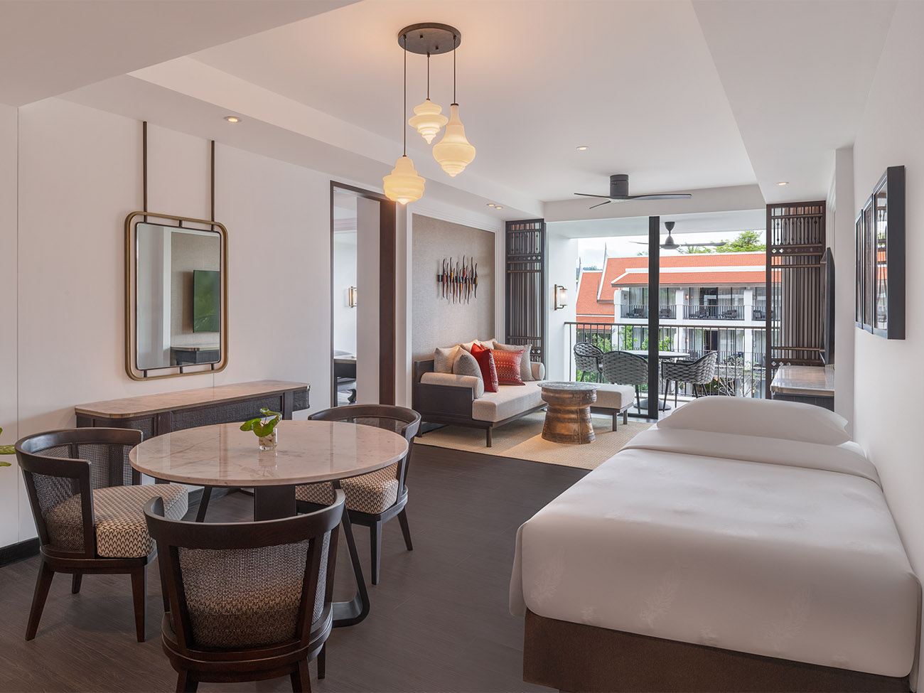 Living Area, Pool View